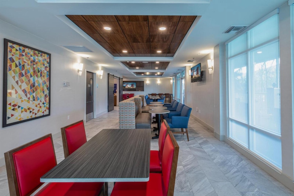 Holiday Inn Express & Suites Asheville Downtown, an IHG Hotel