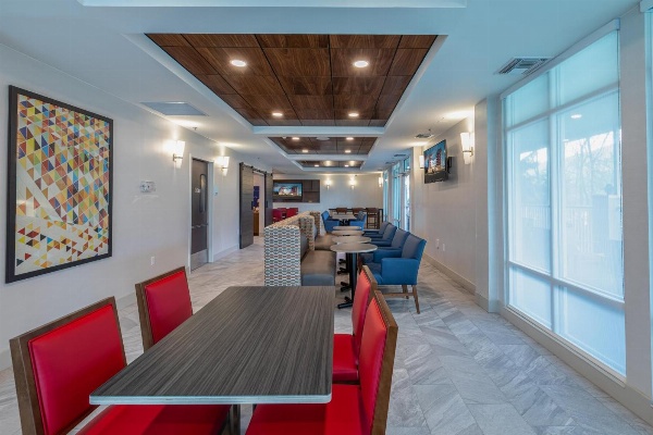 Holiday Inn Express & Suites Asheville Downtown, an IHG Hotel image 5